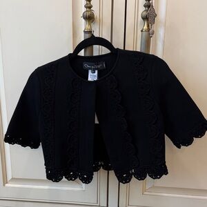 OSCAR DE LA RENTA SCALLOPED BLACK LACE TRIMMED TO CARDIGAN SIZE SMALL